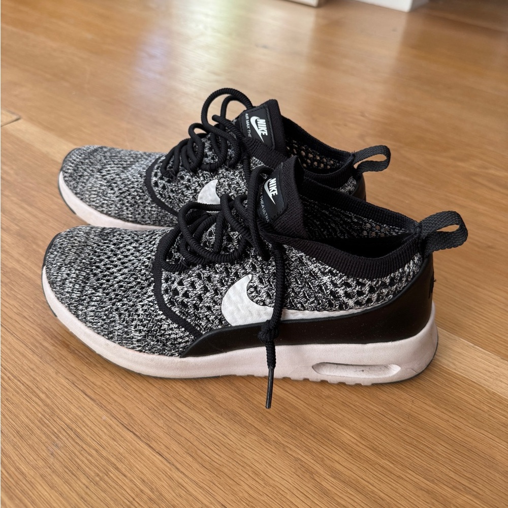 Nike Air Max Black and Gray Knit Sneakers